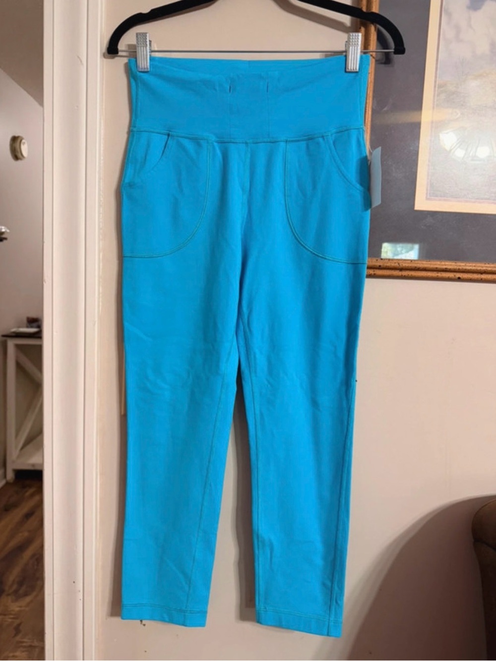 Lululemon High-Waist Cropped Leggings in Bright Turquoise